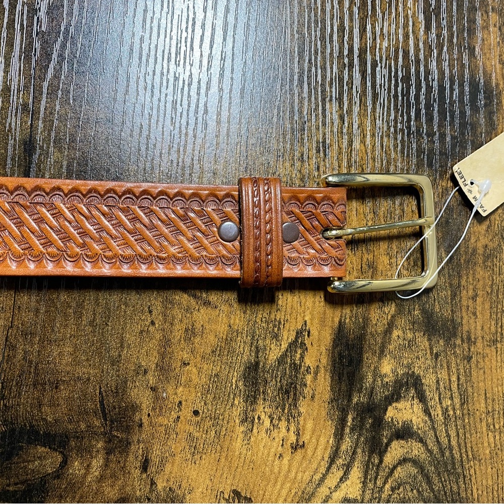 Men's Hand-Tooled Western steerhide Belt in Cognac Brown